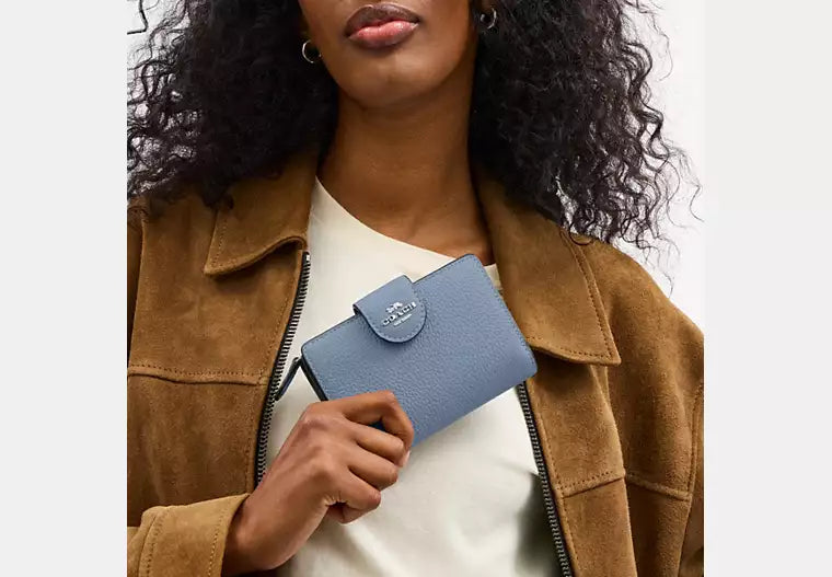 Medium Corner Zip Leather Wallet With ID Window